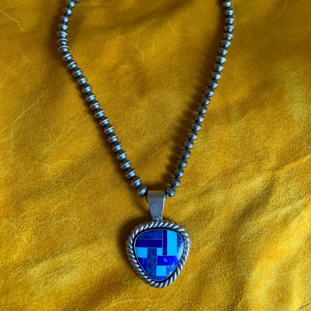 "navajo pearls" sterling bench made beads with Lapis pendant